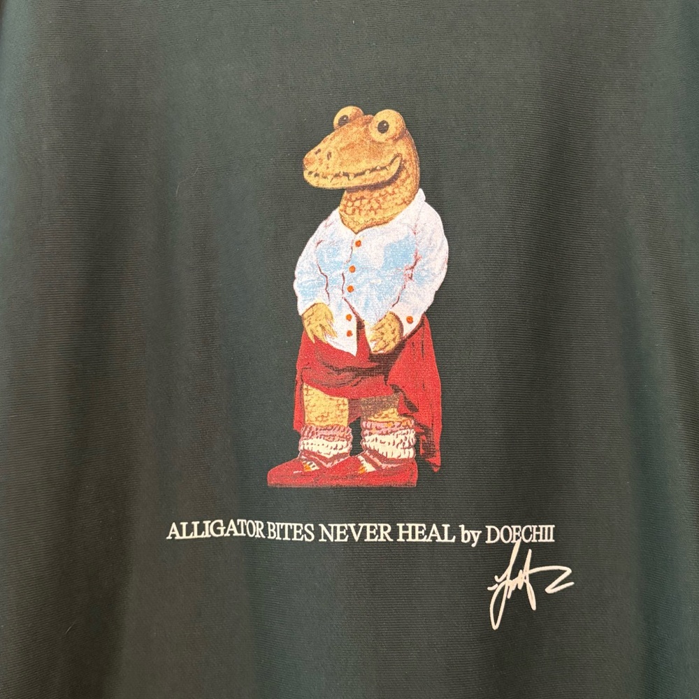 Doechii official merch alligator crewneck sweatshirt in alpine green - Picture 3 of 5